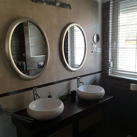 Hotello Apartmanhaz Es Panzio Apartment *