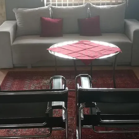 Hotello Apartmanhaz Es Panzio