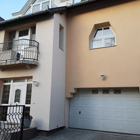 Hotello Apartmanhaz Es Panzio