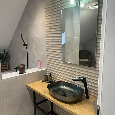 Hotello Apartmanhaz Es Panzio