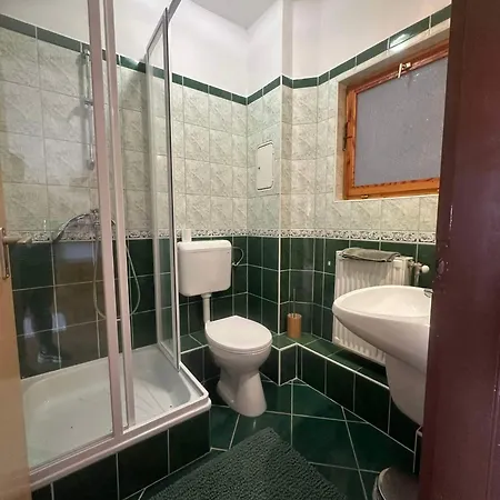 Hotello Apartmanhaz Es Panzio *